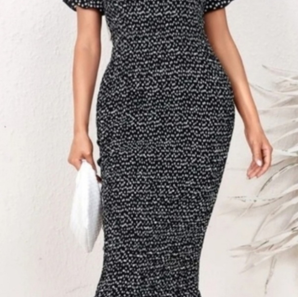 Scoop neck dress